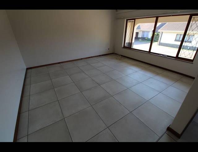 3 BEDROOM TOWNHOUSE TO LET IN HAYFIELDS